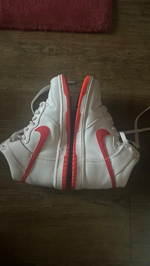  — Nike Trainers