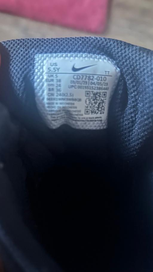  — Nike Trainers