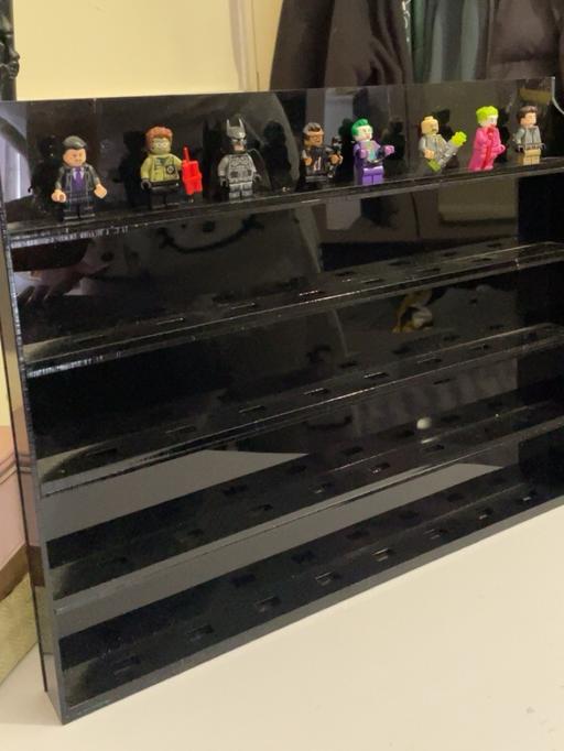  — Lego Minifigure wall stand x2 5 tier 40 cap