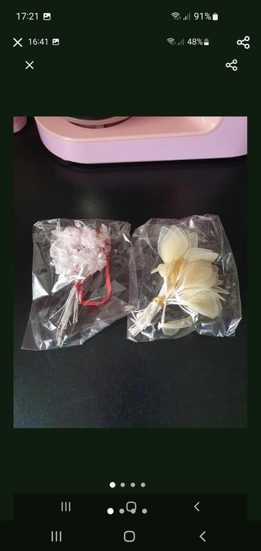  — craft flowers/leaves x 2 packets NEW