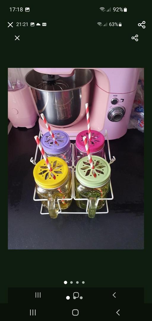  — drinks jars / Glasses in basket
