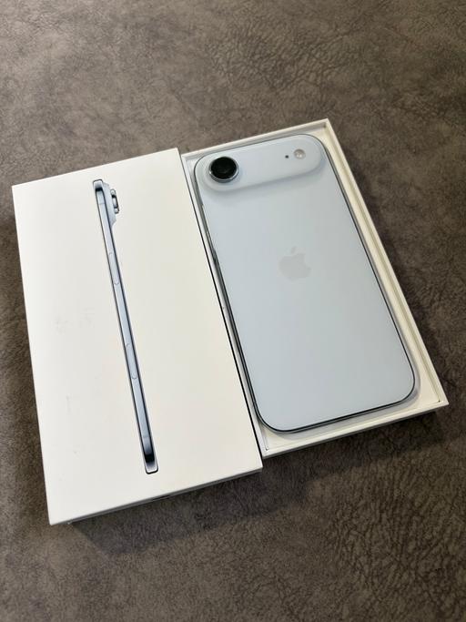  — iPhone Air 256gb sky blue like new