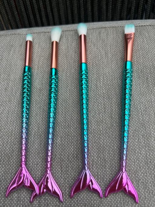  — Mermaid Make Up Brushes ( New )