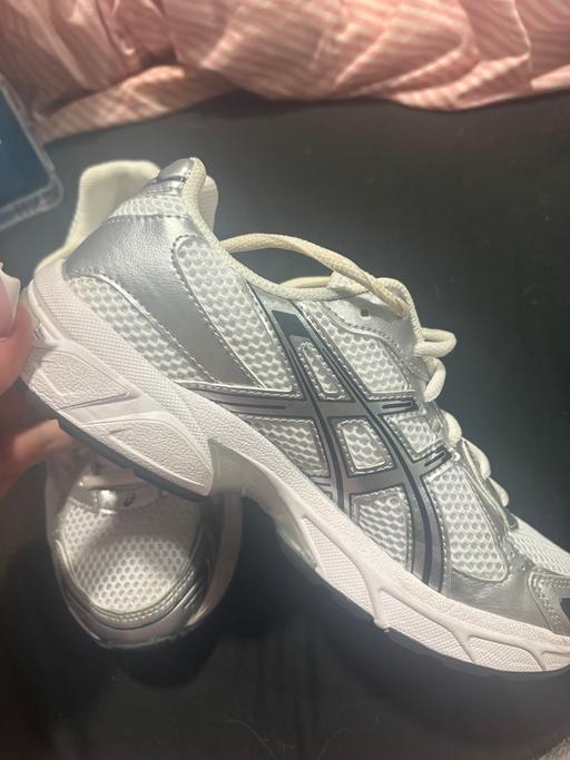  — women’s asics size 5.5