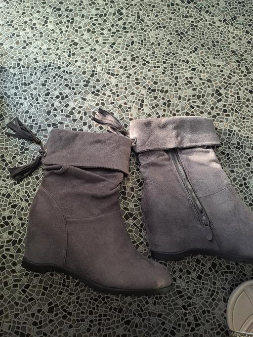  — gray ankle boots new
