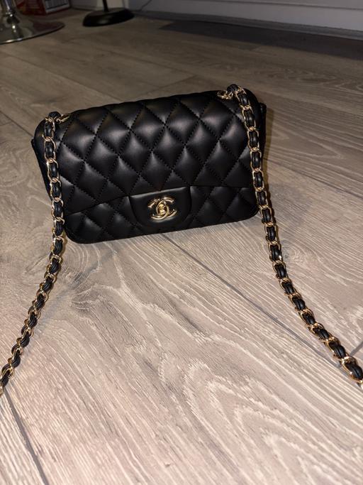  — Black Quilted Chain Shoulder Bag