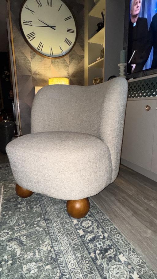  — Arm chairs
