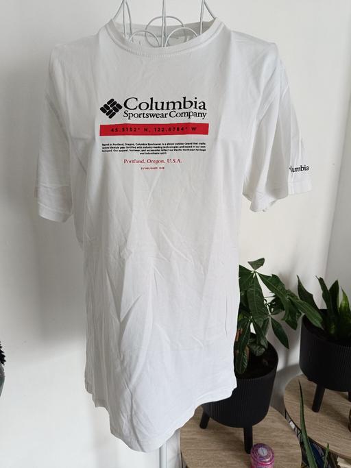 — Columbia Sportswear Company White Graphic T-S