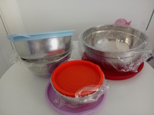  — 4 piece stainless steel mixing bowl