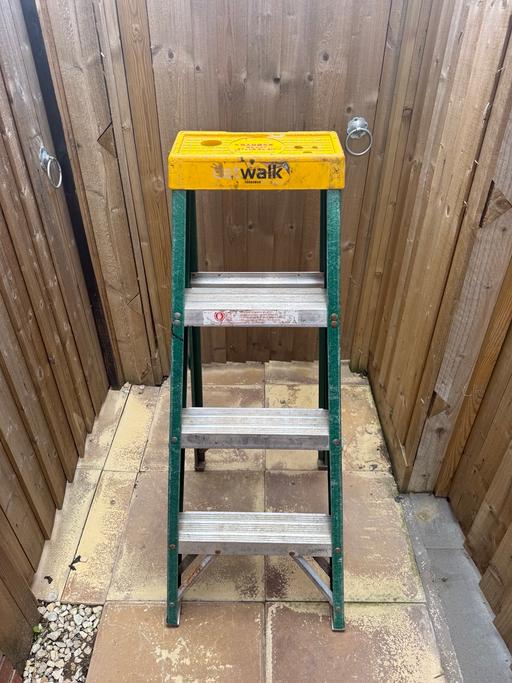  — 4 TIER   YOUNGMAN  FIBRE GLASS / METAL STEPS