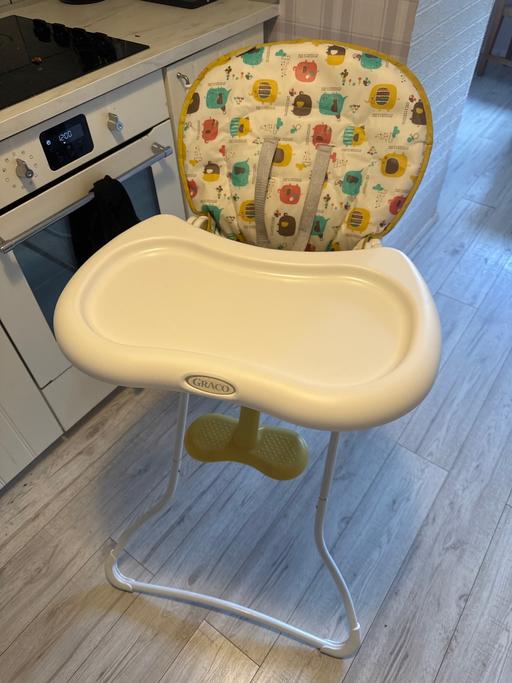  — Graco high chair