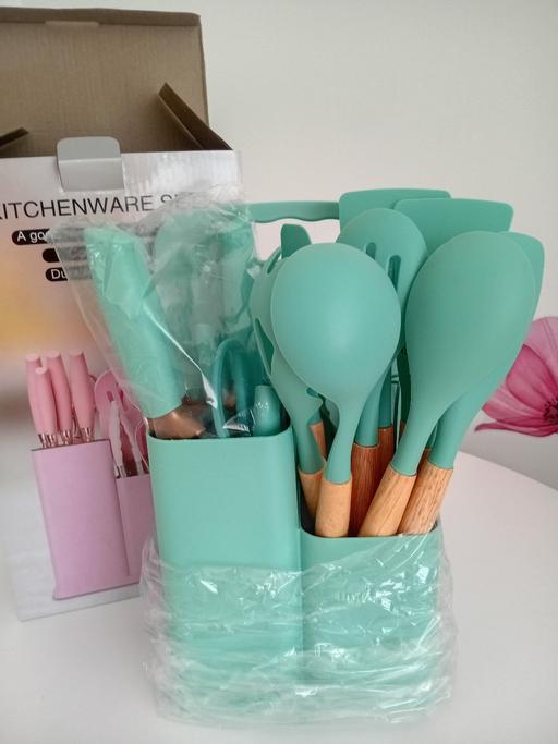  — Kitchenware set