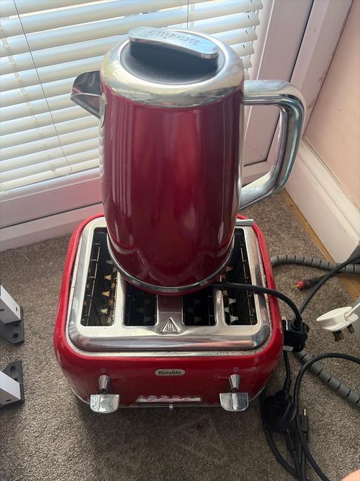 — Breville Toaster and Kettle