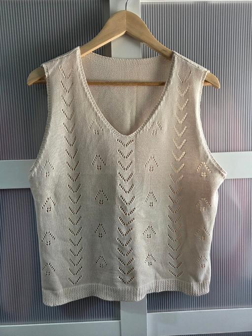  — Size L (size 16) sleeveless top
