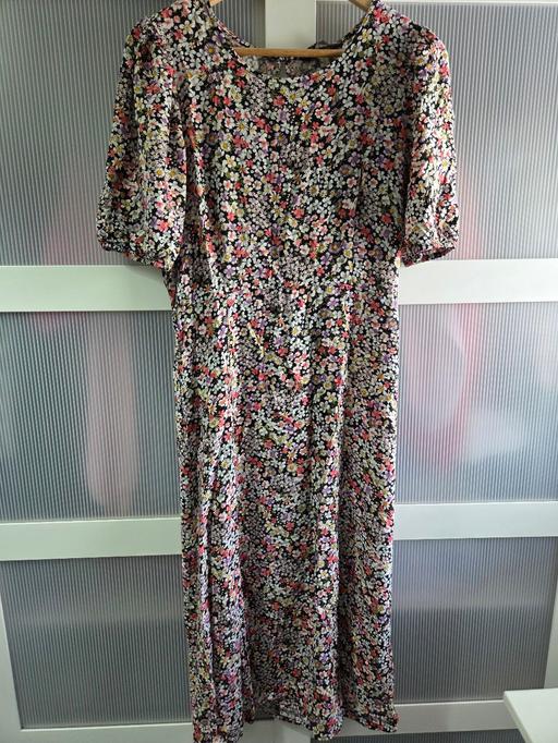  — Size 14 (small fitting) F&F dress