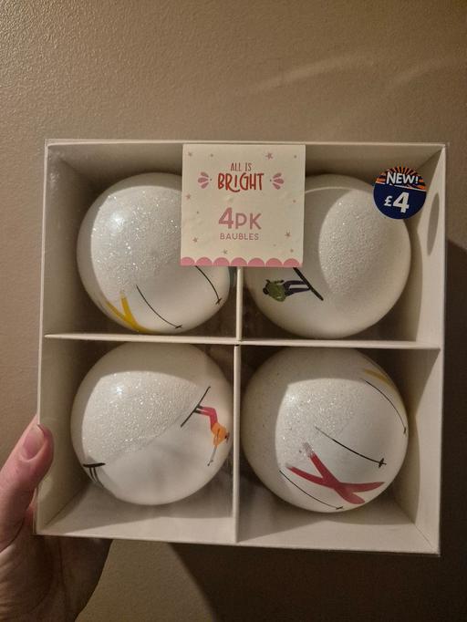  — new Xmas 4pk Baubles