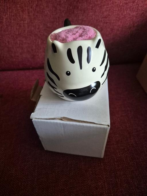  — new Kids Zebra Mug & Socks Set