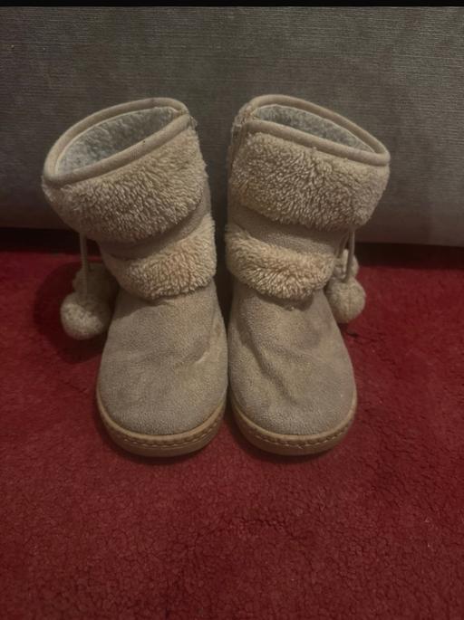  — Kids boots