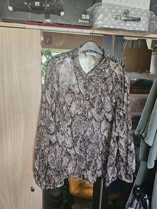  — Ladies Blouse