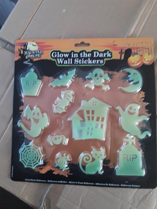  — Halloween glow in dark wall stickers