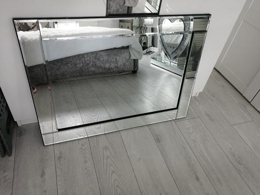  — Wall mirror