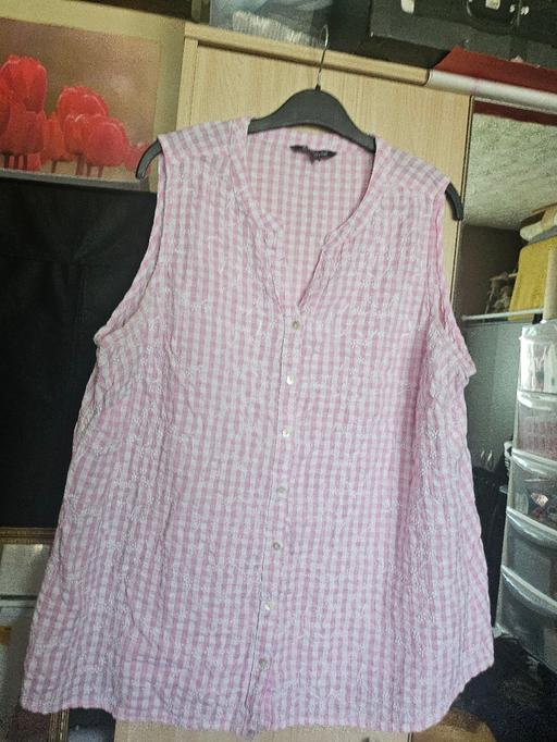  — Blouse