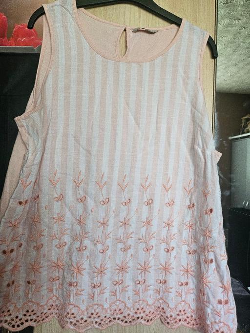  — Blouse