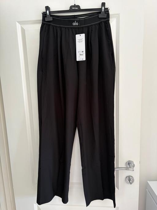  — Women’s alo style trousers