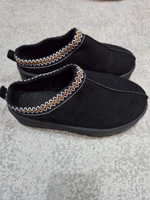  — Size 4 black wedge shoes