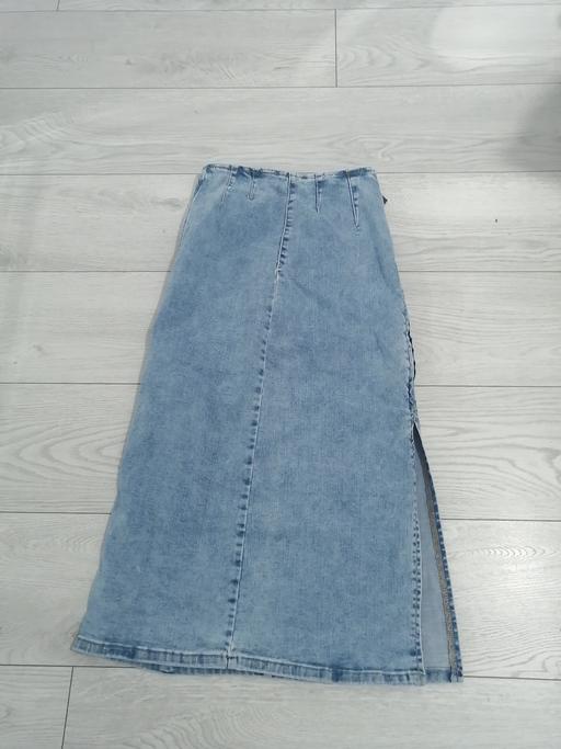  — women's size 10 denim skirt