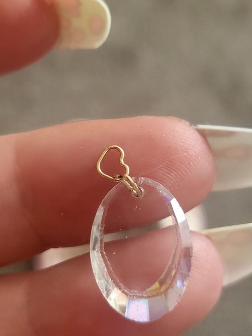  — 9ct gold and swarovski stone pendant