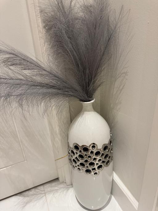  — Ceramic vase