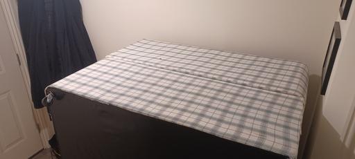 — double divan  bed