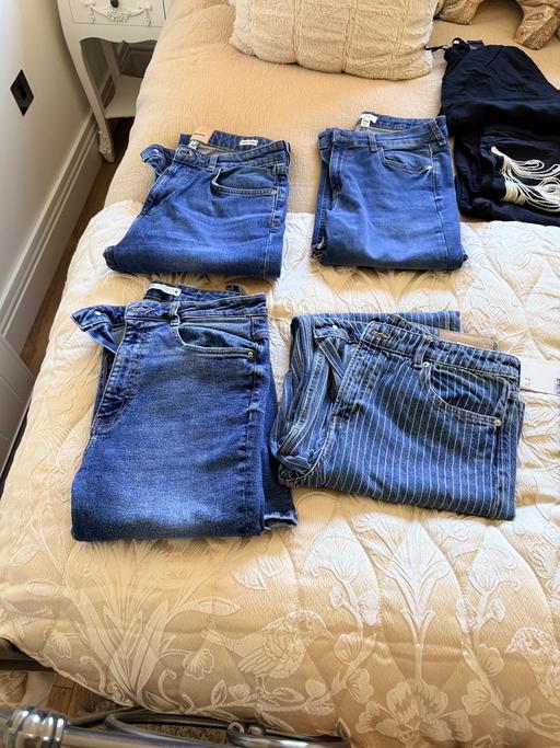  — Jeans