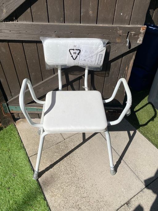  — Perching stool
