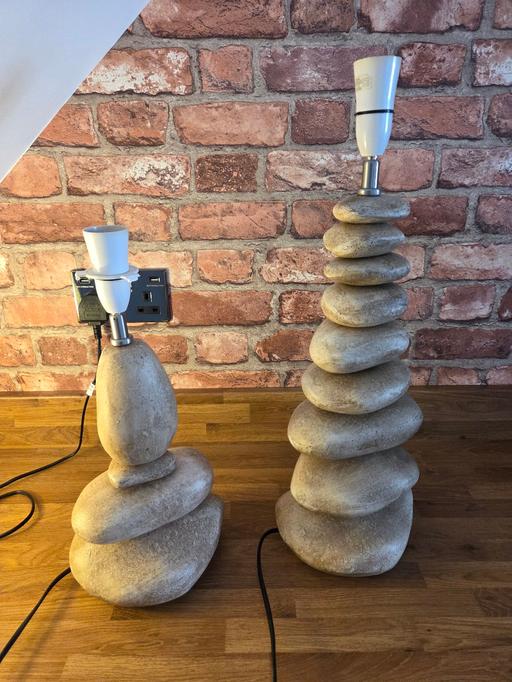  — Table lamps