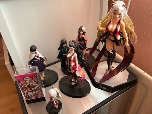  — Demon slayer figurines