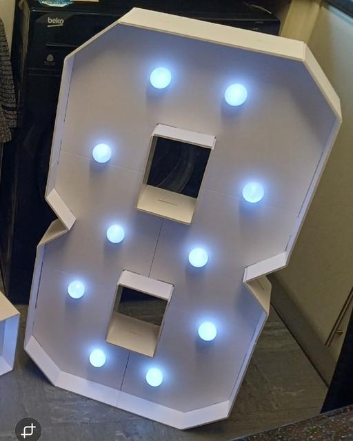  — Light-Up white Marquee Numbers 8 - 3ft/91cm