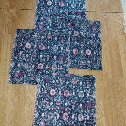  — cushion Cover new x 4 blue indoors