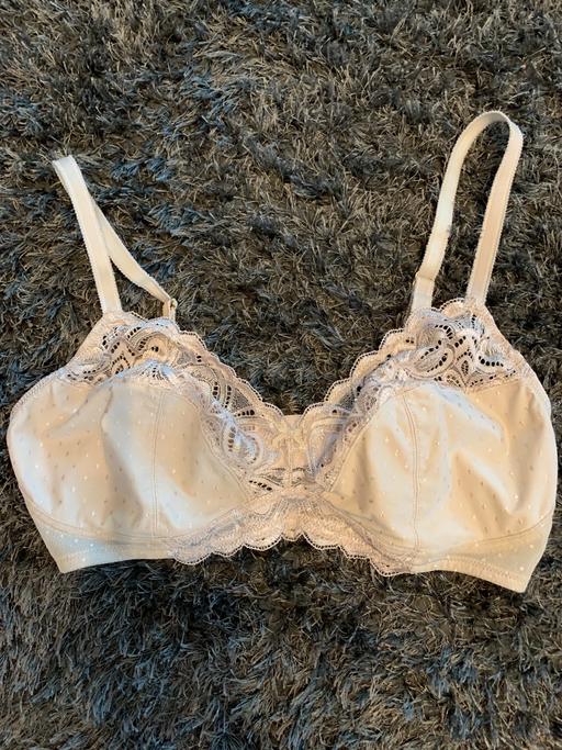  — Bra