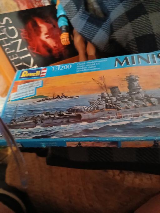  — revell miniships1,,1200