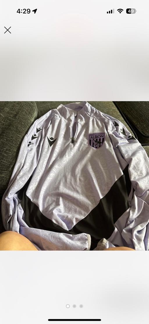  — Albion jumper