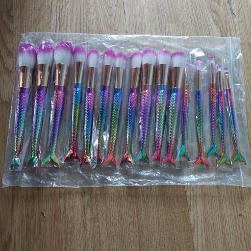  — make up brushs x 16 mixed mermaid tale