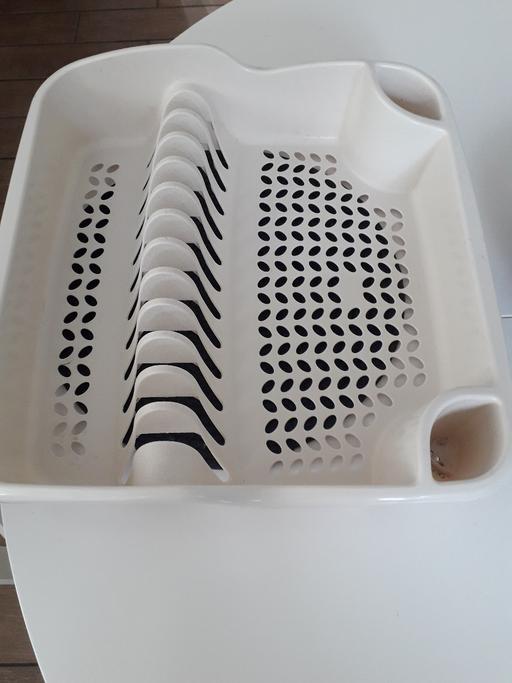  — crockery drainer