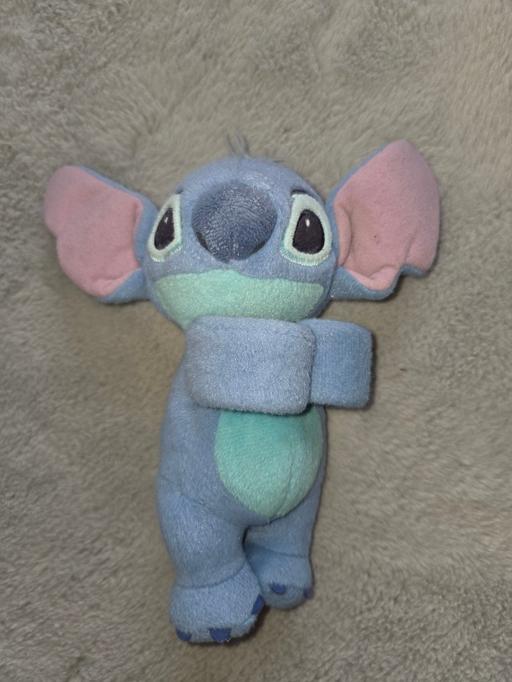  — Disney store Stitch snap bracelet soft toy pl