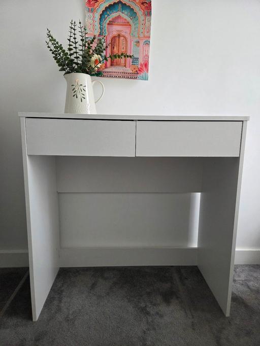  — White desk/dressing table with drawers