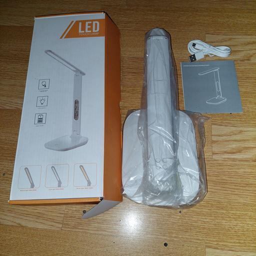  — desk lamp new x 1 white led light