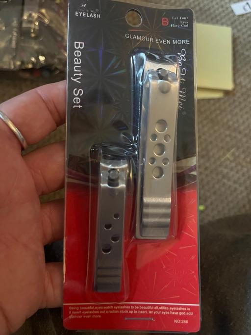  — Nail clippers