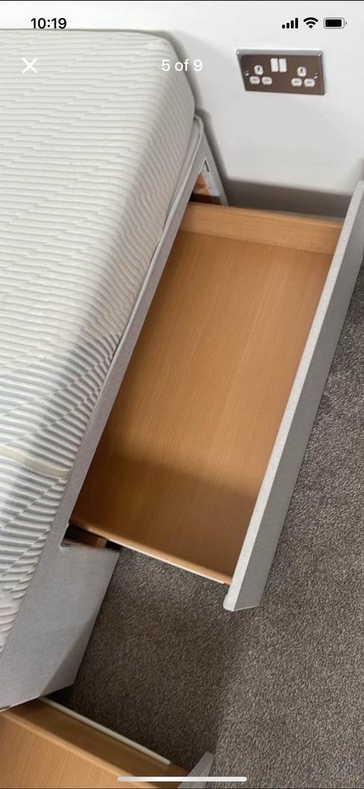  — Kingsize bed & mattress