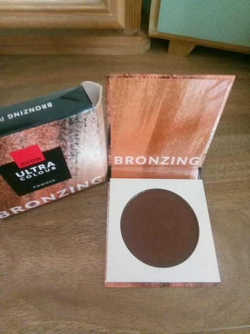  — Avon Bronzing Powder